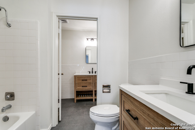 Image 9 of 15 For 7815 Broadway  201