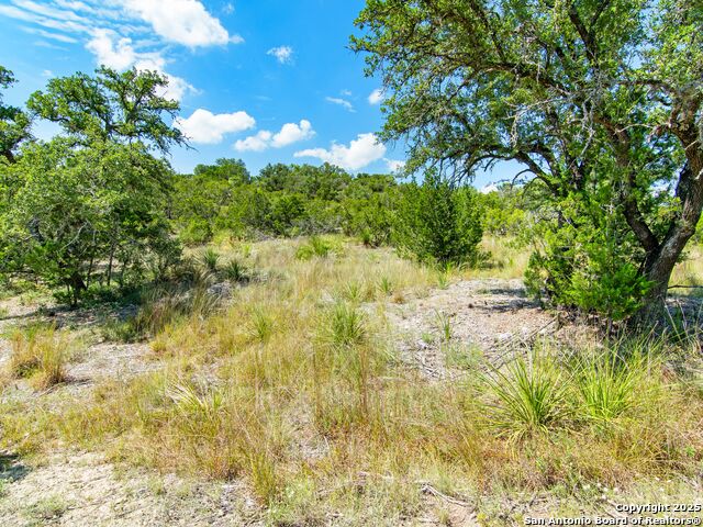 Listing photo id 8 for 25722 Eden Point