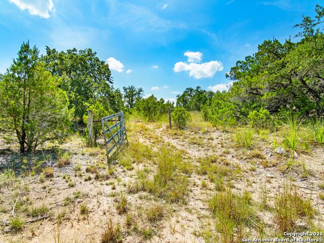 Listing photo id 18 for 25722 Eden Point