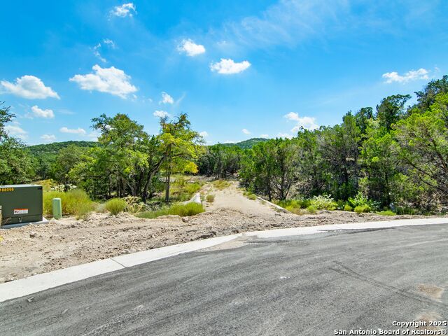 Listing photo id 2 for 25722 Eden Point