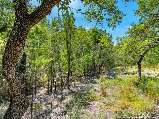 Listing photo id 7 for 25722 Eden Point