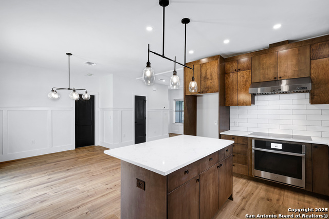 Image 14 of 36 For 211 Queen Anne Ct