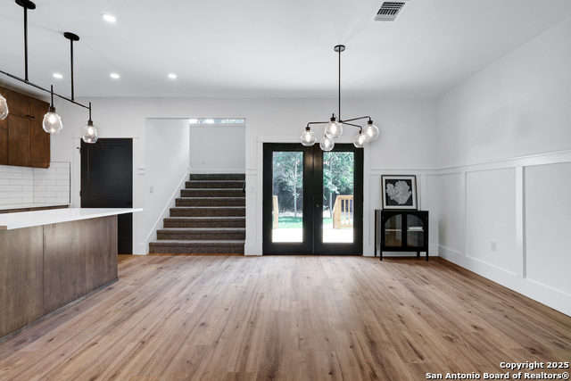 Image 16 of 36 For 211 Queen Anne Ct