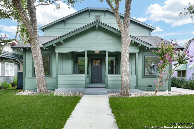 Image 2 of 36 For 211 Queen Anne Ct