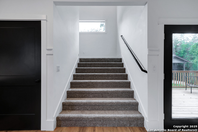 Image 23 of 36 For 211 Queen Anne Ct