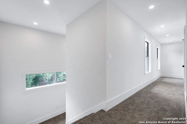 Image 24 of 36 For 211 Queen Anne Ct