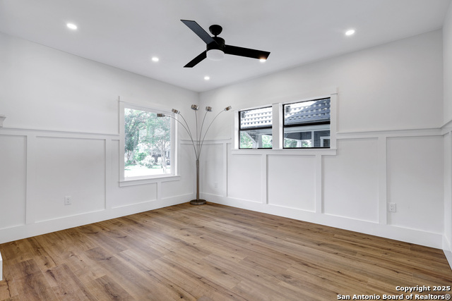 Image 6 of 36 For 211 Queen Anne Ct