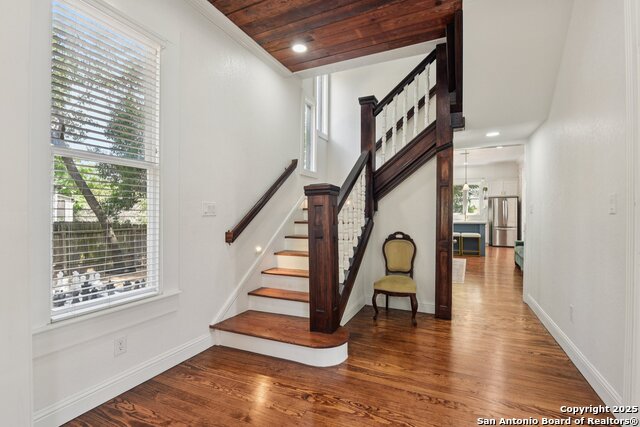 Image 11 of 45 For 802 Pine N 