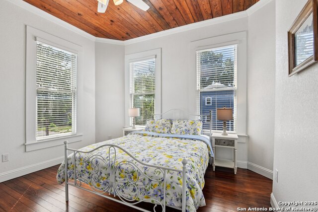 Image 32 of 45 For 802 Pine N 