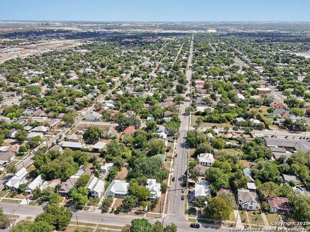 Image 42 of 45 For 802 Pine N 