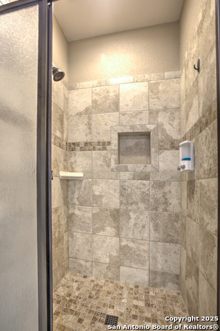 Image 19 of 50 For 1350 Colleen