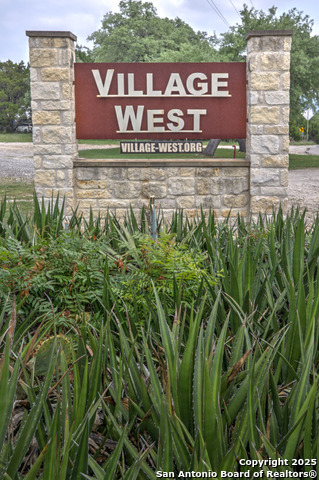 Image 47 of 50 For 1350 Colleen