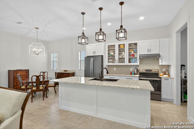 Image 12 of 48 For 317 E El Paso St