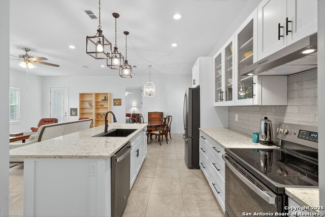 Image 14 of 48 For 317 E El Paso St