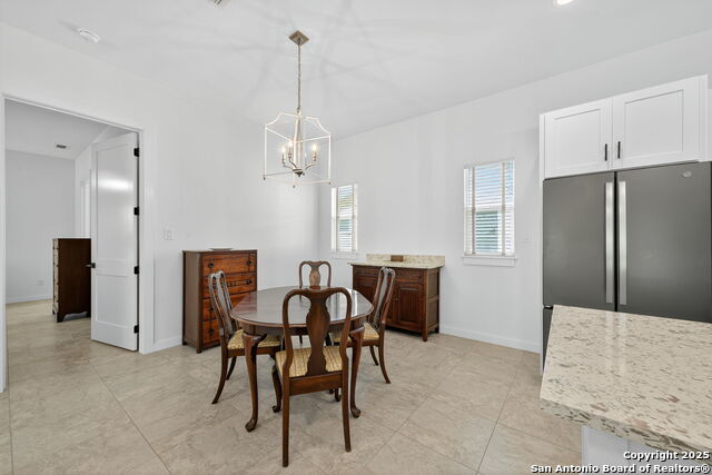 Image 16 of 48 For 317 E El Paso St