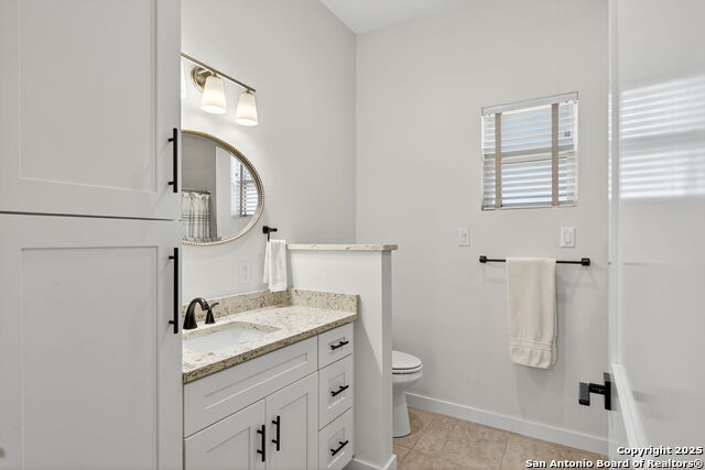 Image 21 of 48 For 317 E El Paso St