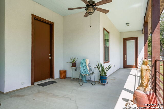 Image 31 of 48 For 317 E El Paso St