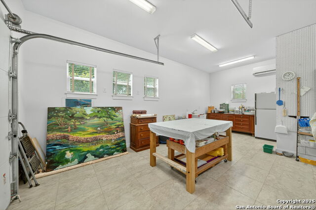 Image 34 of 48 For 317 E El Paso St