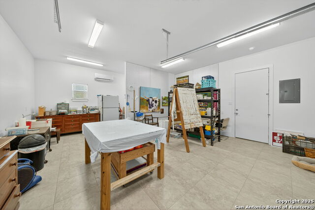 Image 35 of 48 For 317 E El Paso St