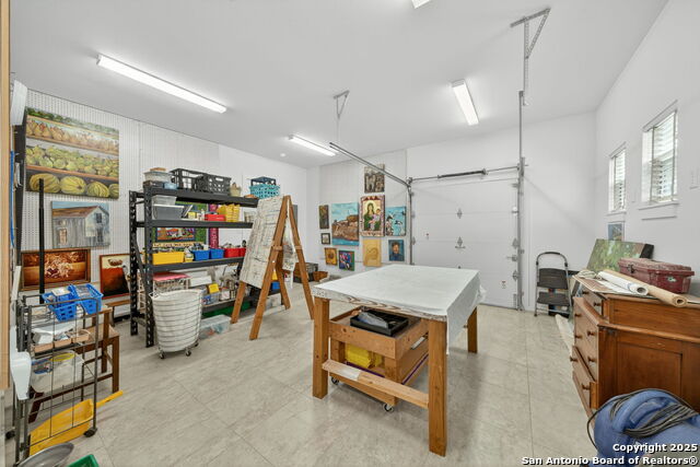 Image 36 of 48 For 317 E El Paso St