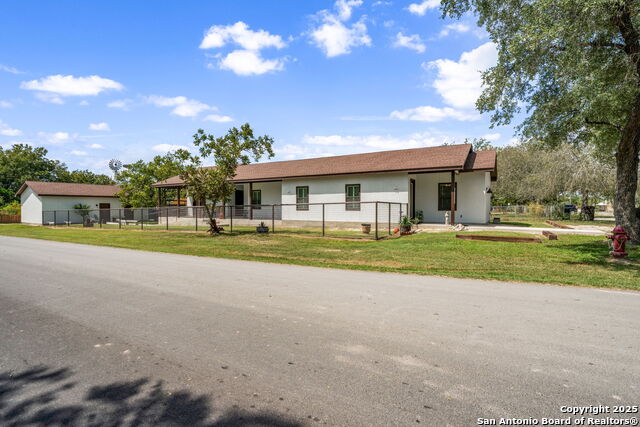 Image 44 of 48 For 317 E El Paso St