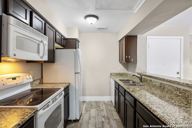 Listing photo id 14 for 4119 Medical 206d
