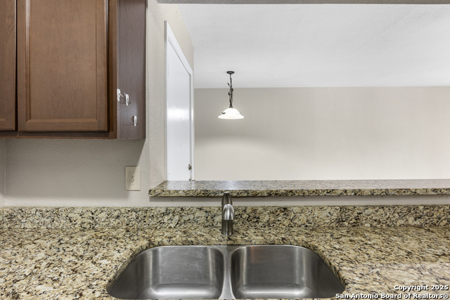 Listing photo id 15 for 4119 Medical 206d