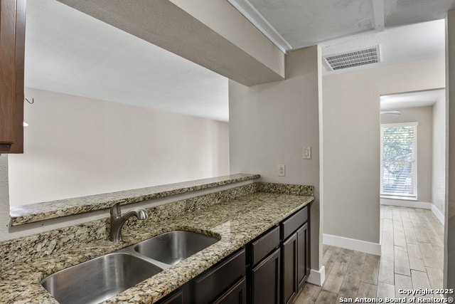 Listing photo id 16 for 4119 Medical 206d