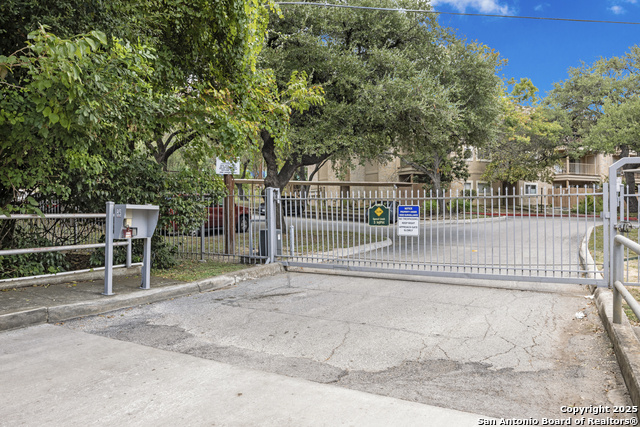 Listing photo id 4 for 4119 Medical 206d