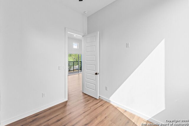 Listing photo id 15 for 108 Vine St  103