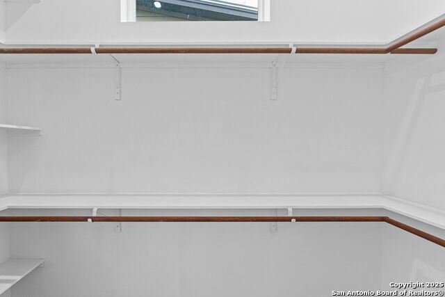 Listing photo id 17 for 108 Vine St  103