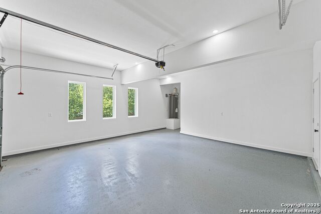 Listing photo id 22 for 108 Vine St  103