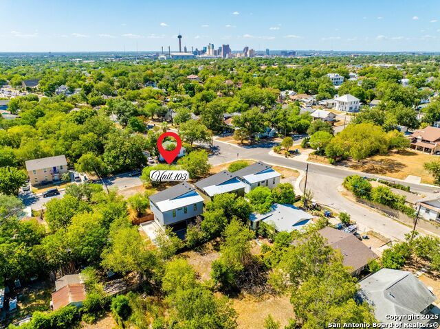 Listing photo id 34 for 108 Vine St  103