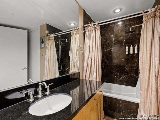 Image 19 of 35 For 310a Padre Blvd 603