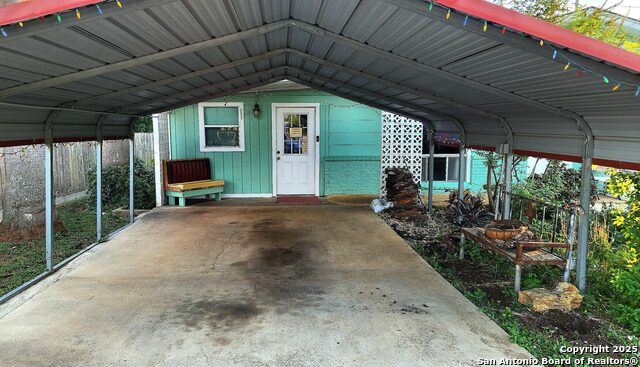 Image 2 of 38 For 13631 Us Highway 181 S