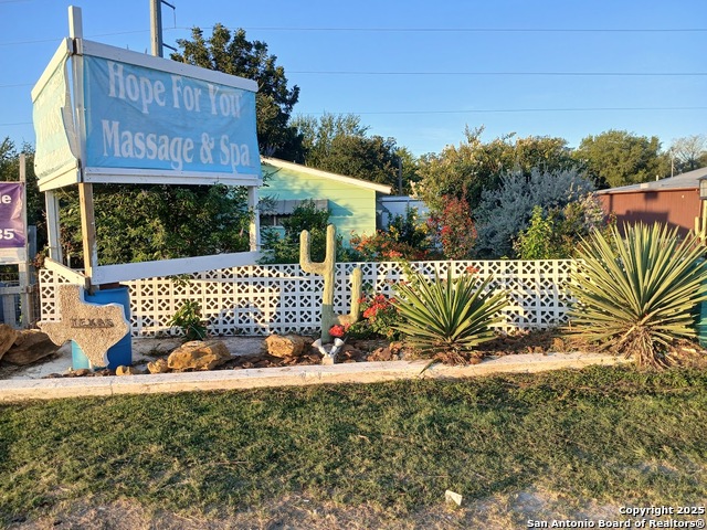 Image 7 of 38 For 13631 Us Highway 181 S