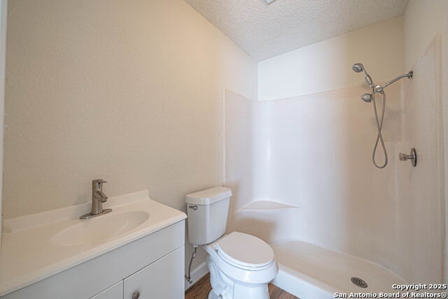 Image 14 of 34 For 8631 Big Creek