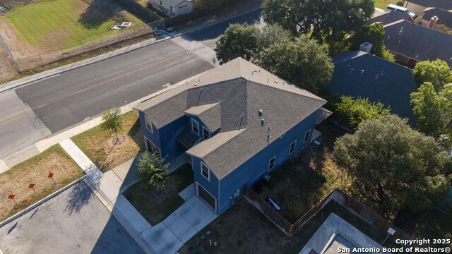 Listing photo id 2 for 6878 Lakeview