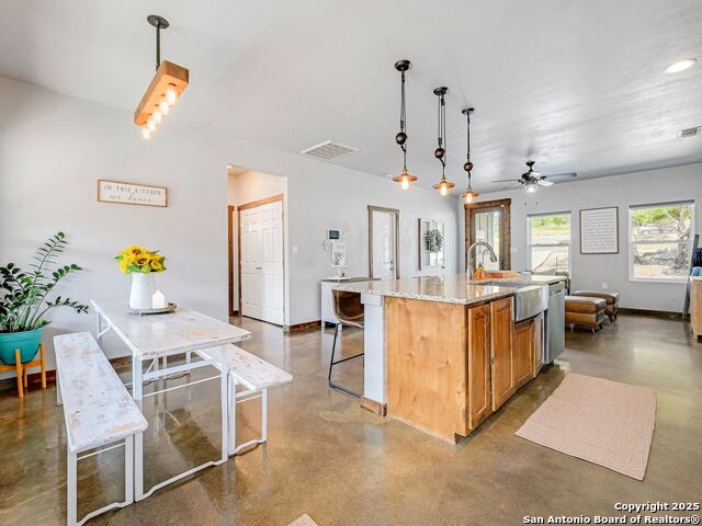 Image 21 of 63 For 6766 Spring Branch Road