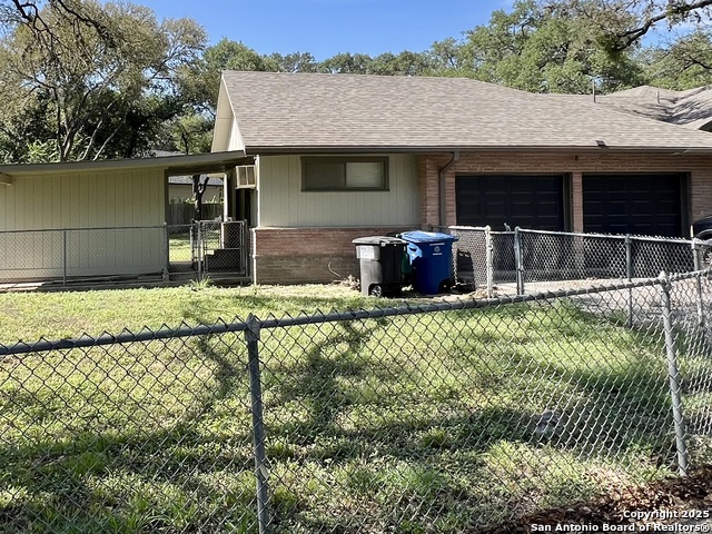 Listing photo id 13 for 3004 Nacogdoches