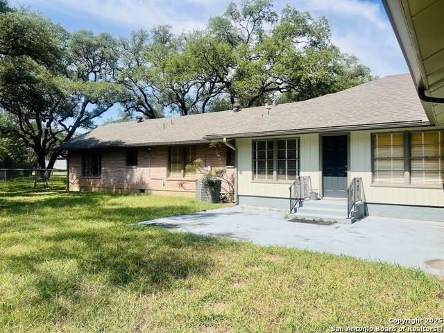 Listing photo id 14 for 3004 Nacogdoches