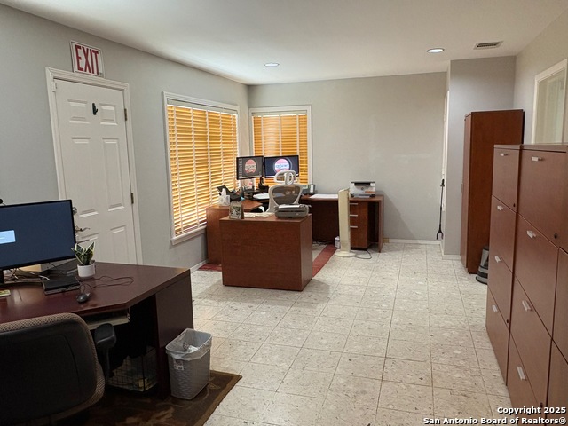 Listing photo id 1 for 3004 Nacogdoches