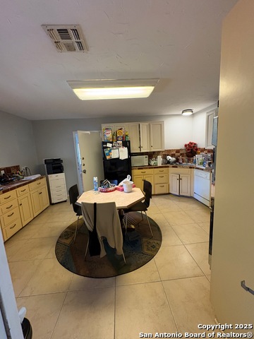 Listing photo id 2 for 3004 Nacogdoches