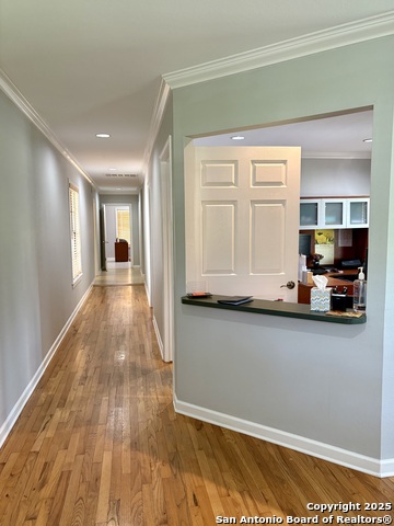 Listing photo id 4 for 3004 Nacogdoches