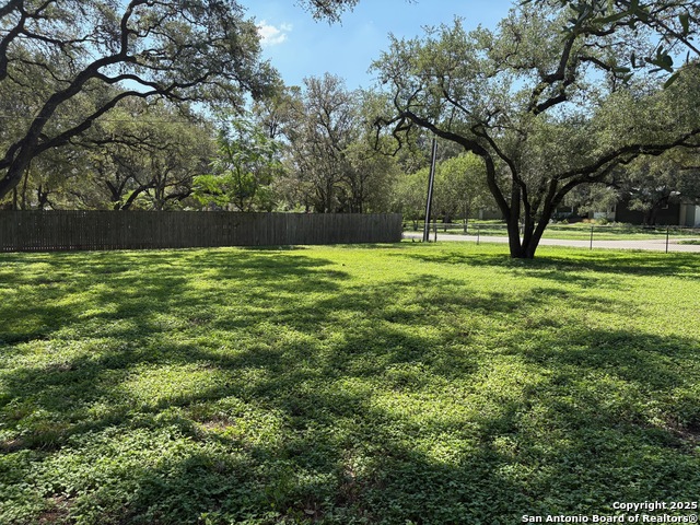 Listing photo id 7 for 3004 Nacogdoches