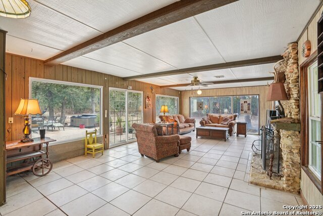 Listing photo id 9 for 3001 Curry  