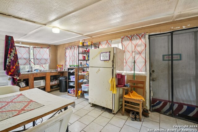 Listing photo id 25 for 3001 Curry  