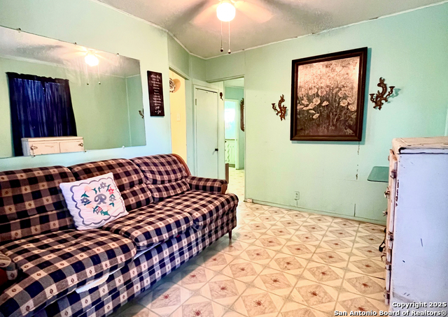 Image 16 of 19 For 635 Kendalia