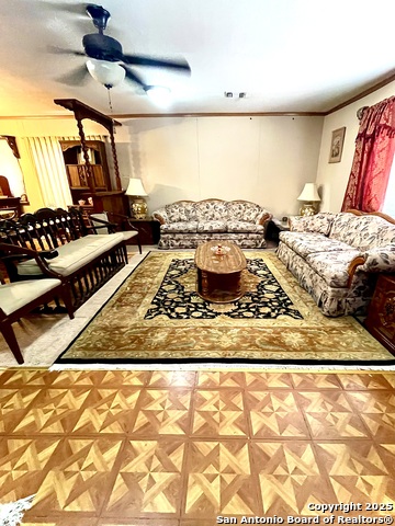 Image 3 of 19 For 635 Kendalia