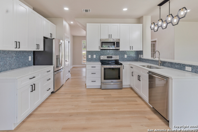 Image 12 of 27 For 907 Amigo